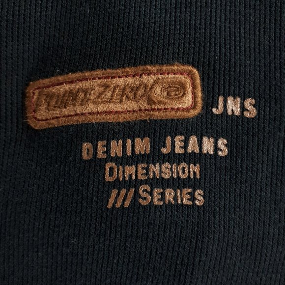 Point Zero Gold Edition Black Quarter-zip Sweater - Picture 4 of 15